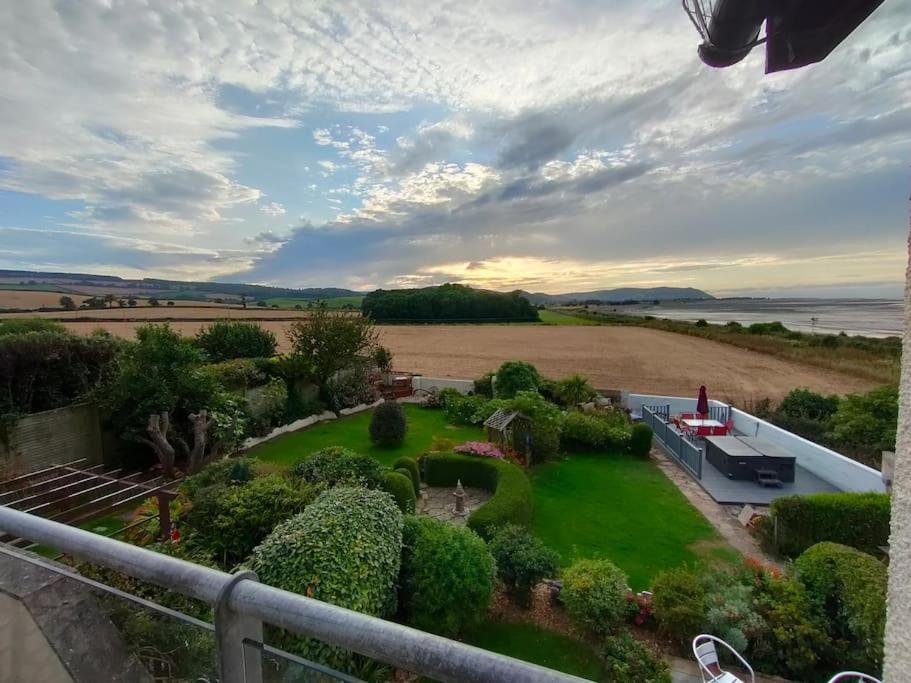 Blue Anchor House - Seaview, Hot Tub Apartments Exterior photo