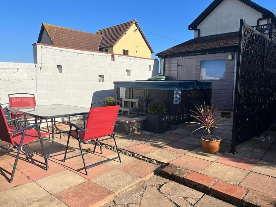 Blue Anchor House - Seaview, Hot Tub Apartments Exterior photo