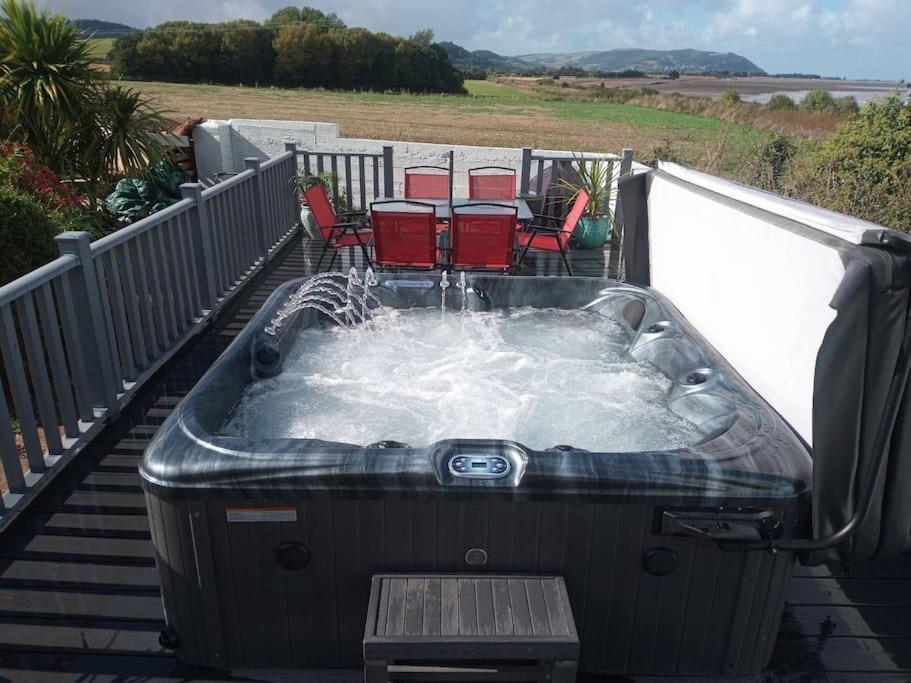 Blue Anchor House - Seaview, Hot Tub Apartments Exterior photo